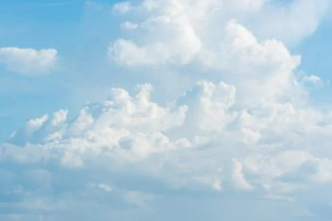Cloudscape with blue sky and white clouds Foto stock