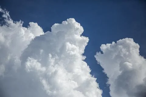 Cloudscape. Blue sky and white cloud. Sunny day. Cumulus cloud. Stock-Fotos