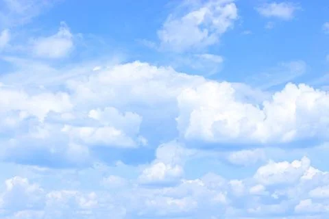Cloudscape with cumulus clouds, summer clear day in nature, big cloud, bac... Foto stock