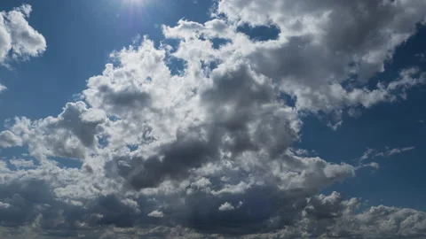Cloudscape on a sunny afternoon - time lapse Видео 133044592