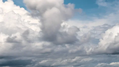 Cloudscape Transforming Timelapse: Dynamic Cloud Formation in Blue Sky. Видео 340772750