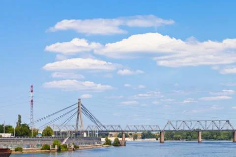 Cloudscape underi railroad bridge Stock Photos