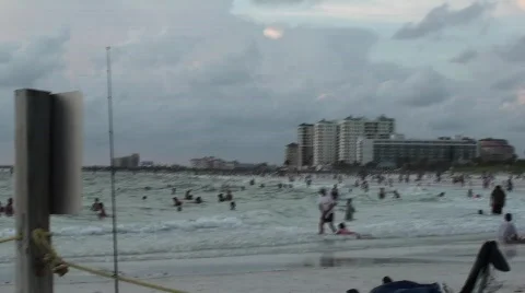 Cloudy beach day 库存影片 597317