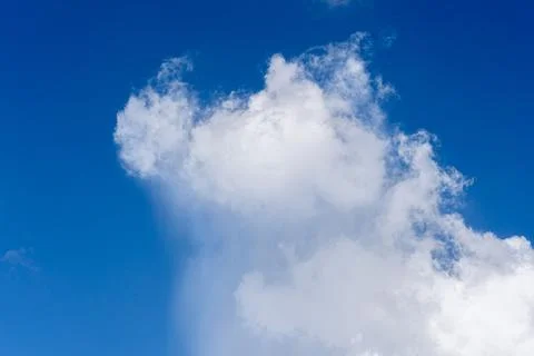Cloudy blue sky abstract background, blue sky background with tiny clouds Foto stock