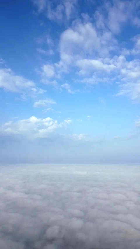 Cloudy blue sky. Stock-Footage 249529467