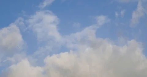 Cloudy blue sky time lapse 库存影片 98761873