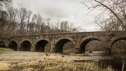 Cloudy Bridge Time-lapse Stockbeeldmateriaal 77302543