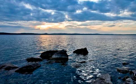 Cloudy day on the lake Foto stock