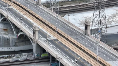 Cloudy Day Los Angeles 1st Street Bridge California Drone Aerial Footage Vidéo 335396430