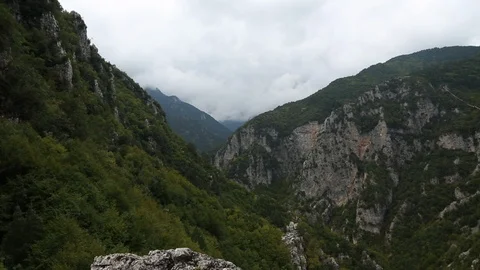 Cloudy Day in Mount Olympus National Park 스톡 동영상 101286242