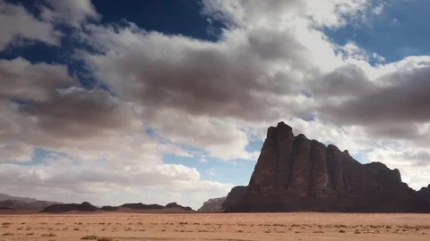 Cloudy day in Wadi Rum desert Stock Footage 83446908