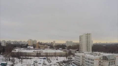 Cloudy day in winter in the city timelapse Video stock 79807414