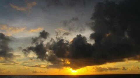 Cloudy evening 库存影片 63136748