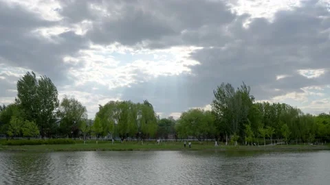 Cloudy light through dark clouds Stock-Footage 195457233