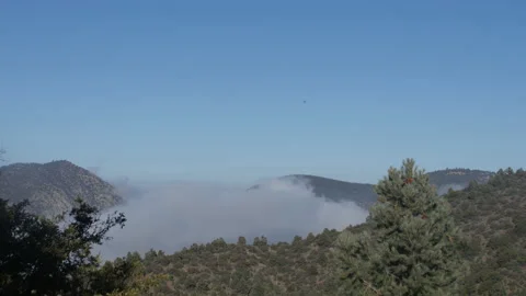 A cloudy mountain in California 스톡 동영상 142097443