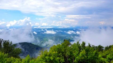 Cloudy Mountain Vista Foto stock