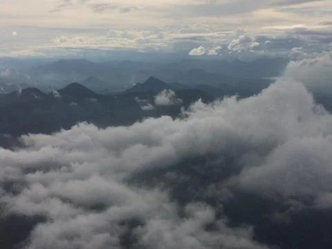 Cloudy Mountains Aerial Fotos de archivo