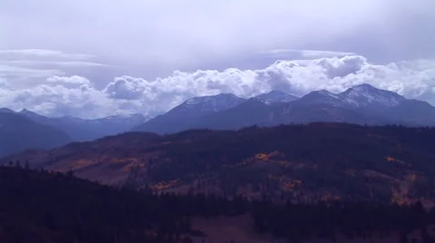 Cloudy mountains Video stock 932349