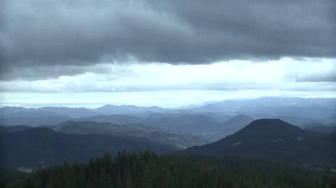 Cloudy moutains ( timelapse) Stock-Footage 949028