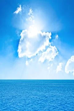 Cloudy sky and ocean Stock-Fotos
