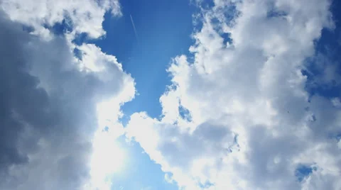 Cloudy sky and plane flown away 스톡 동영상 31410892