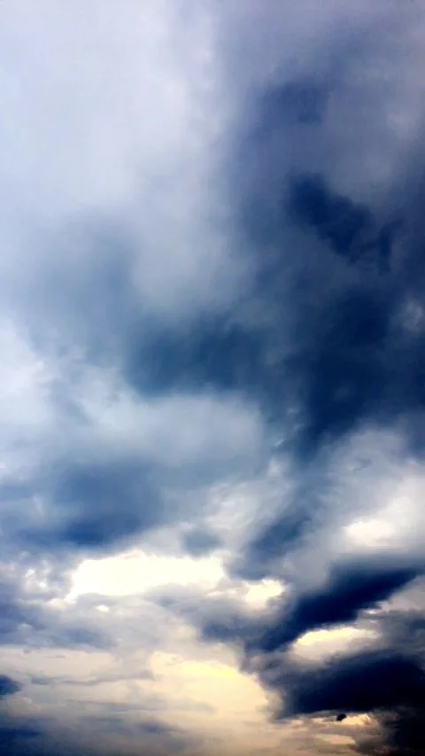 Cloudy sky On a beach shore in India with natural sounds and Beachview Stock Footage 137043387
