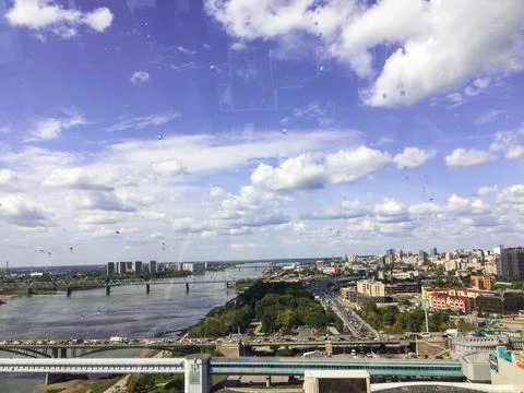 Cloudy sky. cirrus clouds in clear weather over the city. Foto stock