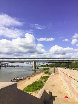 Cloudy sky. cirrus clouds in clear weather over the city. Foto stock