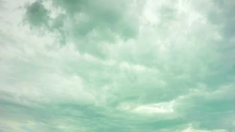 Cloudy sky with heavy clouds, time laps, video loop Video stock 80370562