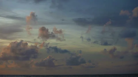 Cloudy sky over the ocean. timelapse Video stock 25598677
