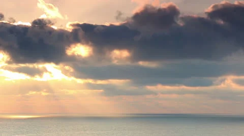 Cloudy sky over the sea (Time Lapse) Video stock 24270136