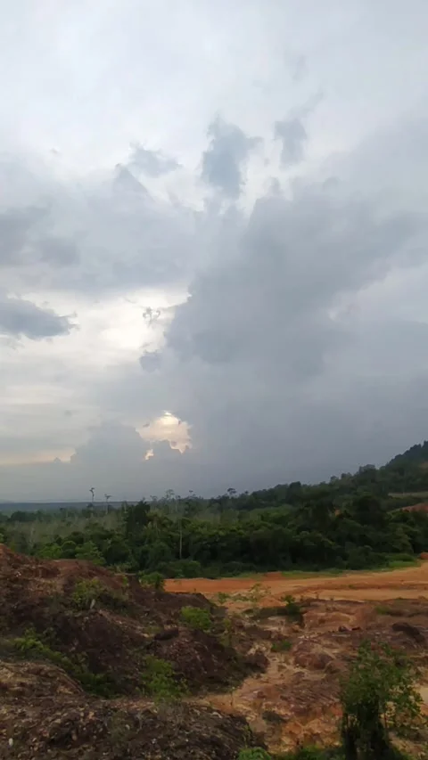 Cloudy sky rural landscape Stock Footage 336045288
