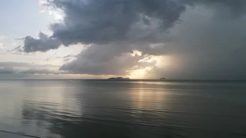 A cloudy sky with a sun in the background Video stock 314388850