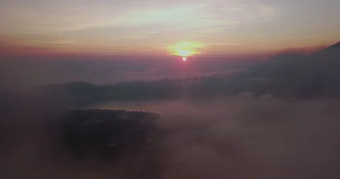 Cloudy sunrise Video stock 124622902