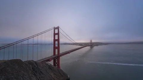 Cloudy sunrise at Golden Gate Bridge Stock-Footage 78907257