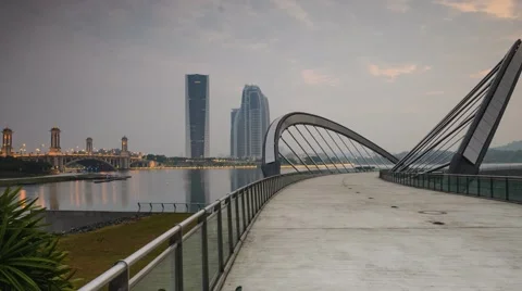 A Cloudy Sunrise Timelapse With Panning Motion 스톡 동영상 42410107