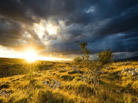 Cloudy sunset 스톡 동영상 80965764