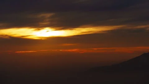 Cloudy Sunset over Los Angeles and the Pacific Ocean Vídeo Stock 336707035