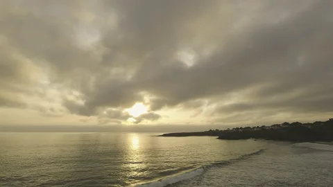 Cloudy Sunset over Mendocino Bay with Silhouetted Town Timelapse Vídeos de archivo 217850256