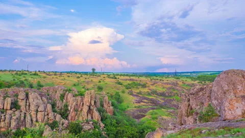 Cloudy Sunset over the Rock Canyon Vidéo 145654769