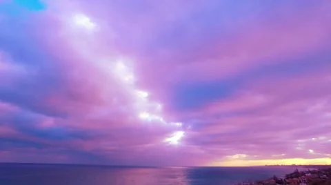 Cloudy Sunset Sky over the Sea. 库存影片 58831489