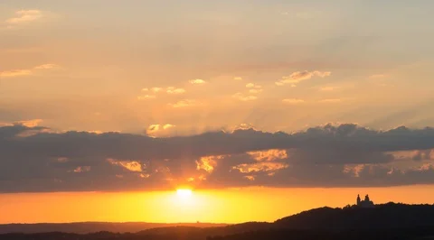Cloudy sunset - timelapse 库存影片 128175365