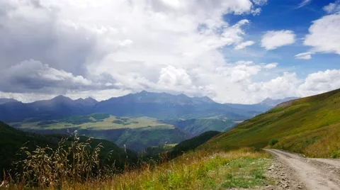 Cloudy time lapse over a beautiful Colorado mountain range. Stock Footage 54260684