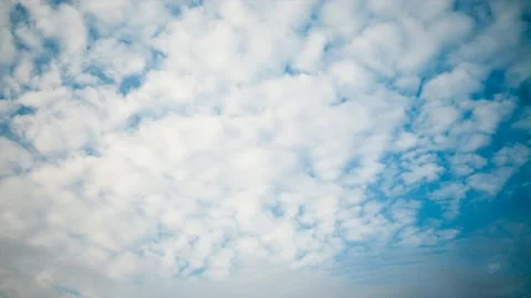 Cloudy time lapse, seamless loop clouds, Towering clouds of cumulus clouds. Stock Footage 160021540