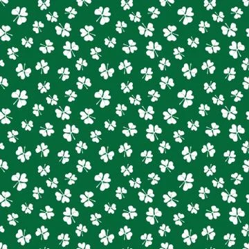 Clover leaf seamless pattern, hand drawn doodle vector illustration. St Patri Illustrazione stock