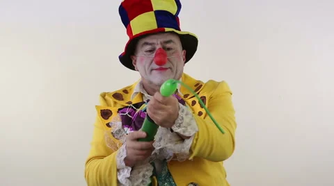 Clown make flower of the balls Stock Footage 61826108