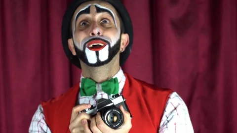 Clown makes a photo Video stock 85017751