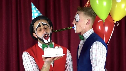 Clowns sing with cake Stock-Footage 85173597