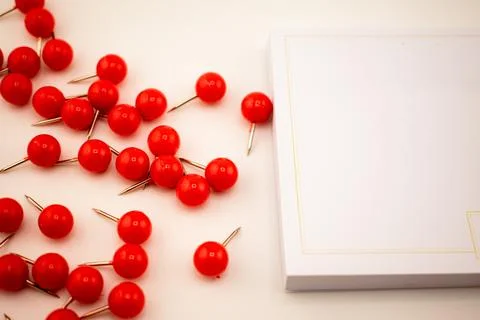 Clustered Creativity A Colorful Array of Office Essentials. Foto stock