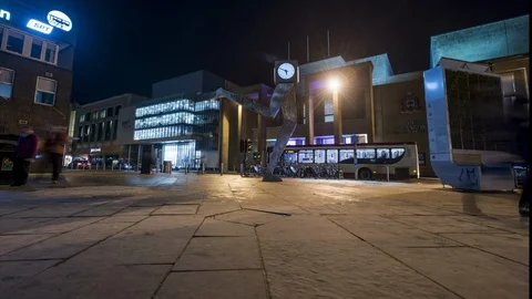 Clyde clock outside Buchanan Street bus station - Glasgow 스톡 동영상 122423638